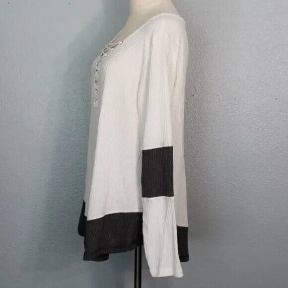 MAURICES Striped Lace Up Long Sleeve Knit Top! Size XXL - Picture 7 of 11